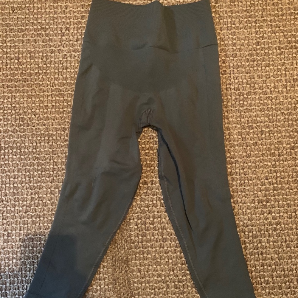Lululemon 7/8 Army Green Leggings